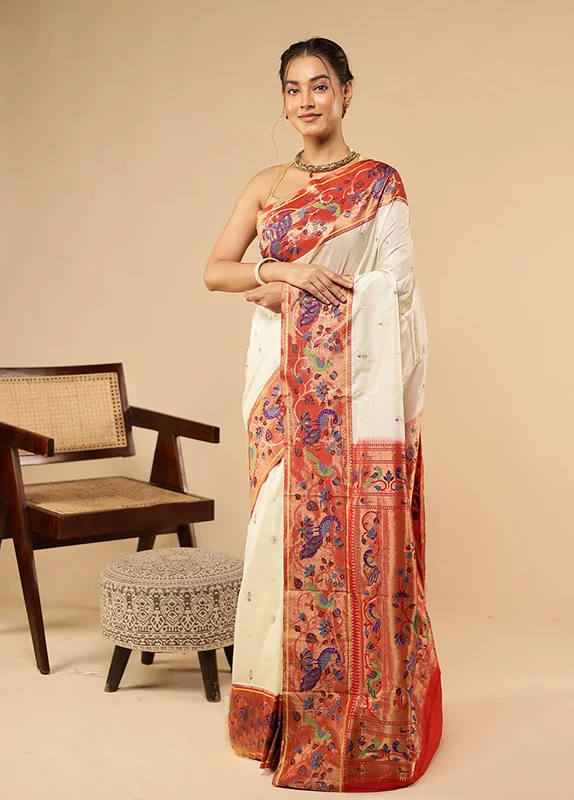 White Kanjivaram Silk Saree With Blouse Piece One Size