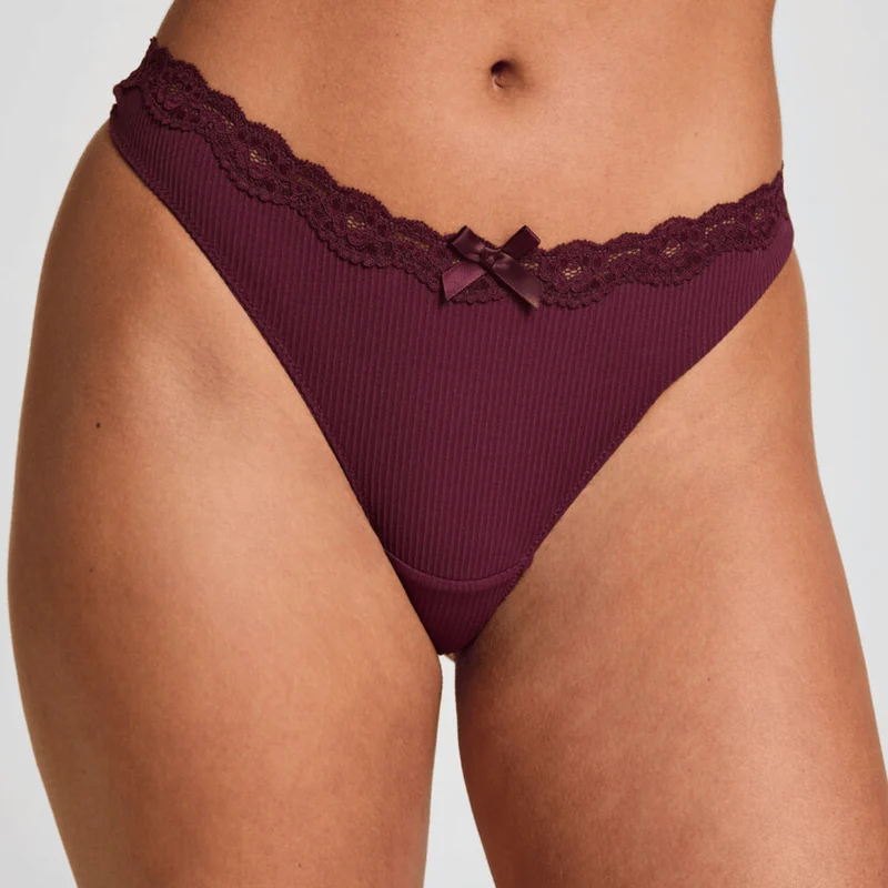Hunkemöller Lola String, Violet Fig / L