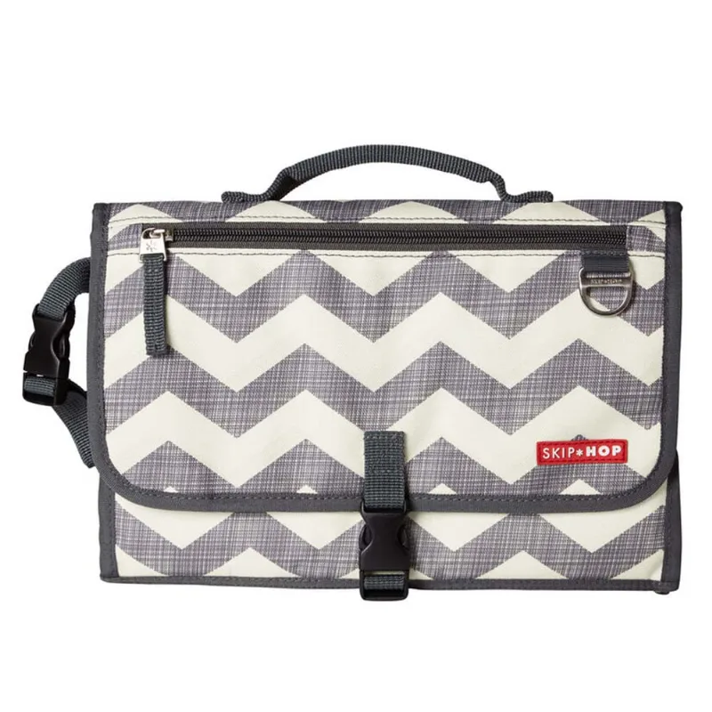 Cambiador Portatil SKIP HOP Pronto Chevrons
