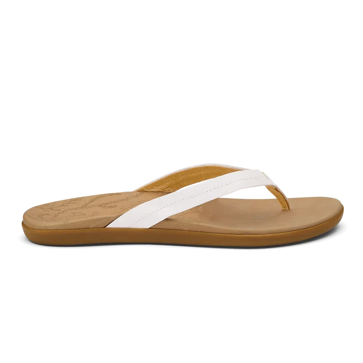OluKai Women's Honu BRIGHT WHITE/GOLDEN SAND / 10
