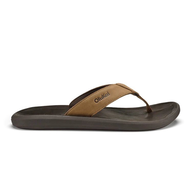 OluKai Men's Pili Sandal TAN/DARK JAVA / 14