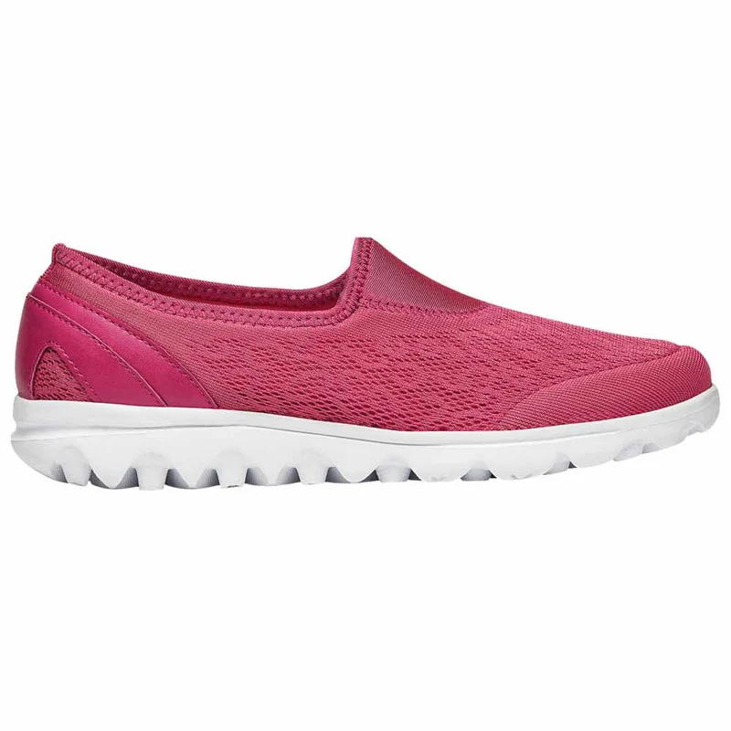 TravelActiv Slip On Sneakers 9.5 / Medium