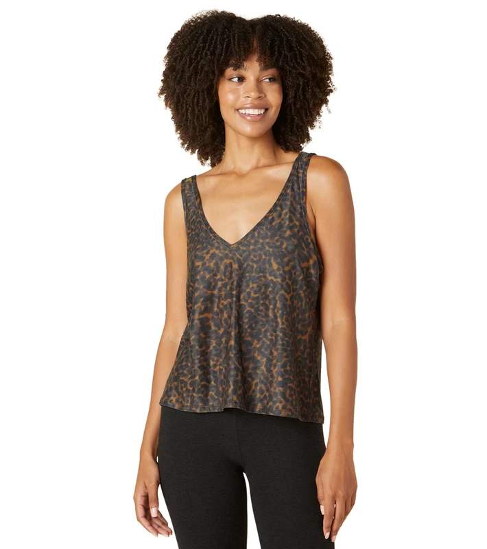 Beyond Yoga Featherweight Printed Double V Tank Chai Tortoise / XL