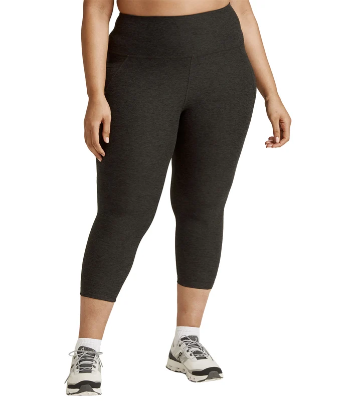 Beyond Yoga Plus Size Spacedye Out Of Pocket High Waisted Capri Leggings Darkest Night / 4X