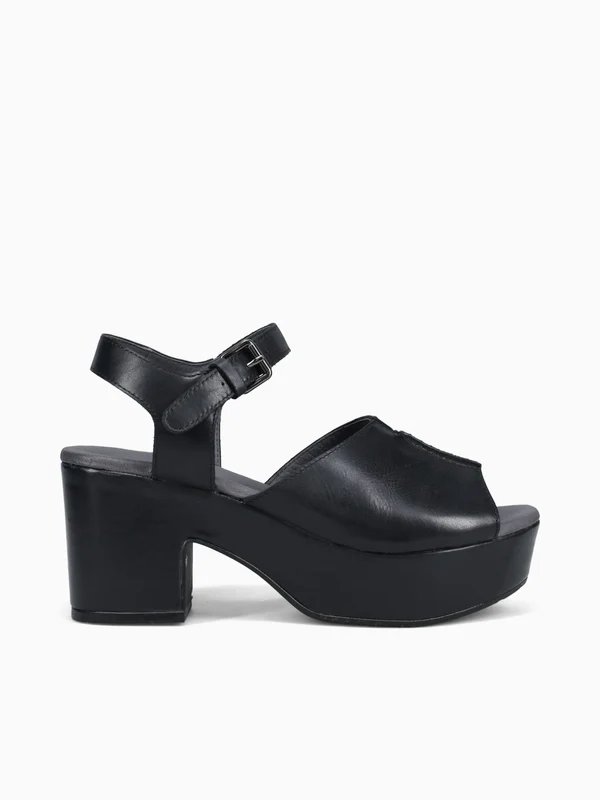 Giannis Black Leather Black / 8 / M