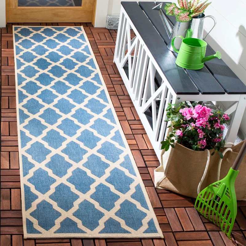 Safavieh Beach House 122 Rug, BHS122 Blue / Creme / 6'-7" X 6'-7" Round