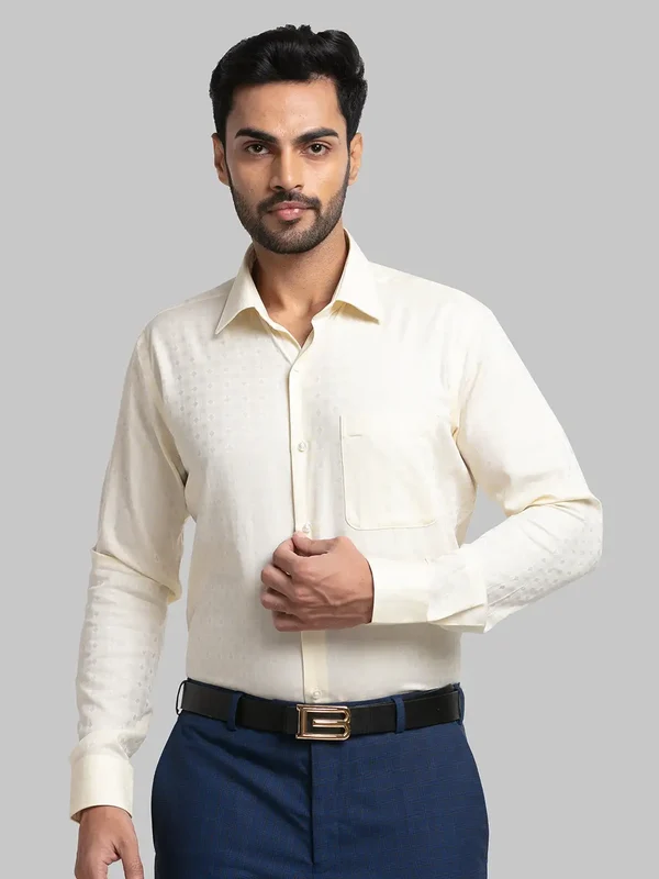 Raymond Men Fawn Contemporary Fit Jacquard Formal Shirt 38 / Fawn