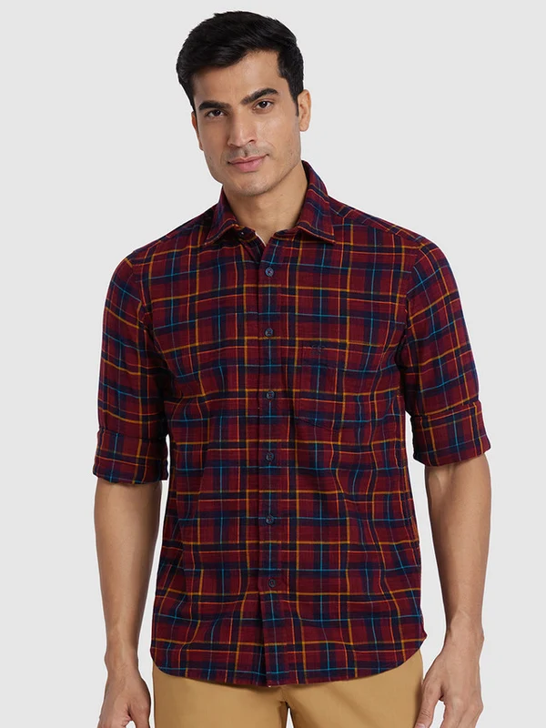 Colorplus Men Red Regular Fit Checks Casual Shirt S / Red