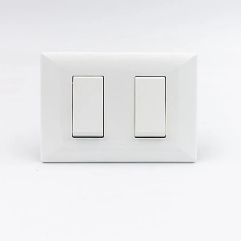 INTERRUPTOR DOBLE 1 SIMPLE Y 1 CONMUTADOR 3 VIAS SINTHESI S22 PLACA BLANCA Y DADOS BLANCOS