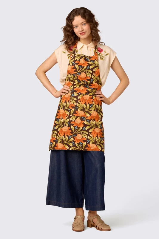 Waratah Apron Chocolate