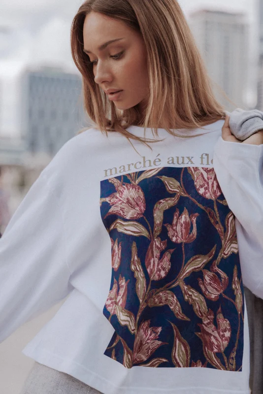 Tulla Graphic Tee - White M