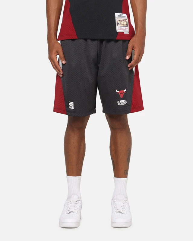 Mitchell & Ness Chicago Bulls Millenium Shorts Black/Red L