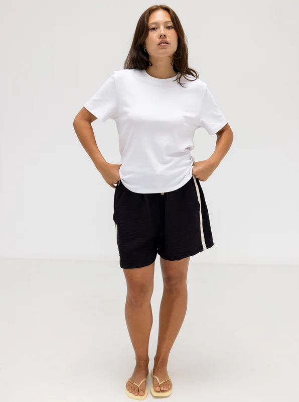 Weekender Short in Black BLK/BLK / 2XS