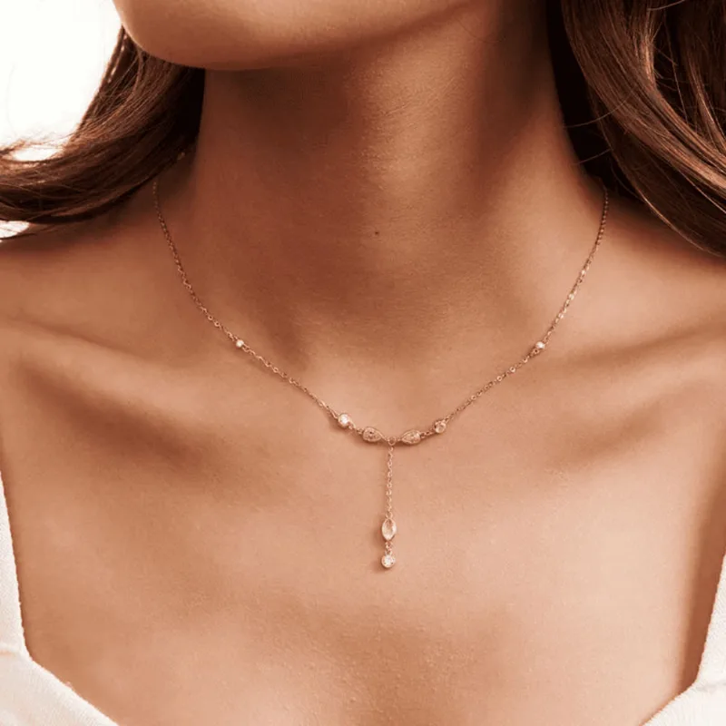 COLLAR EN ORO CON COLGANTE MODELO ENCANTO