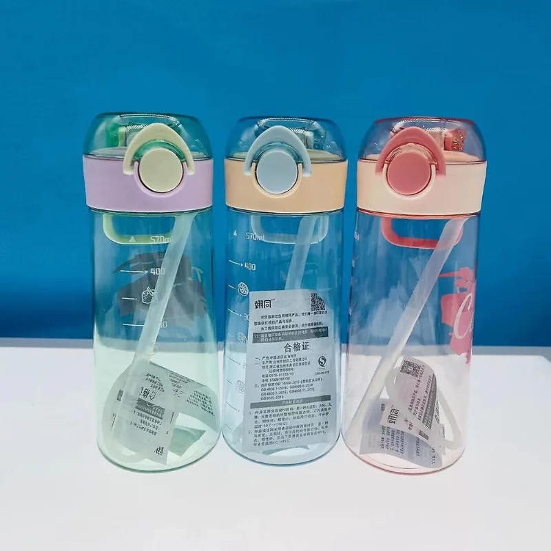 Garrafa de água infantil fofa para chifre infantil aprenda a beber alça de palha de 420ml