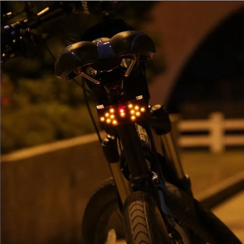 Luz traseira inteligente do controle remoto da montanha do sinal de volta da bicicleta