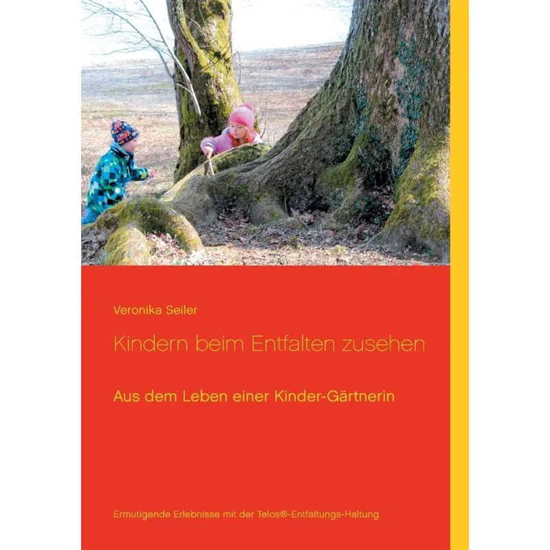 Kindern beim Entfalten zusehen