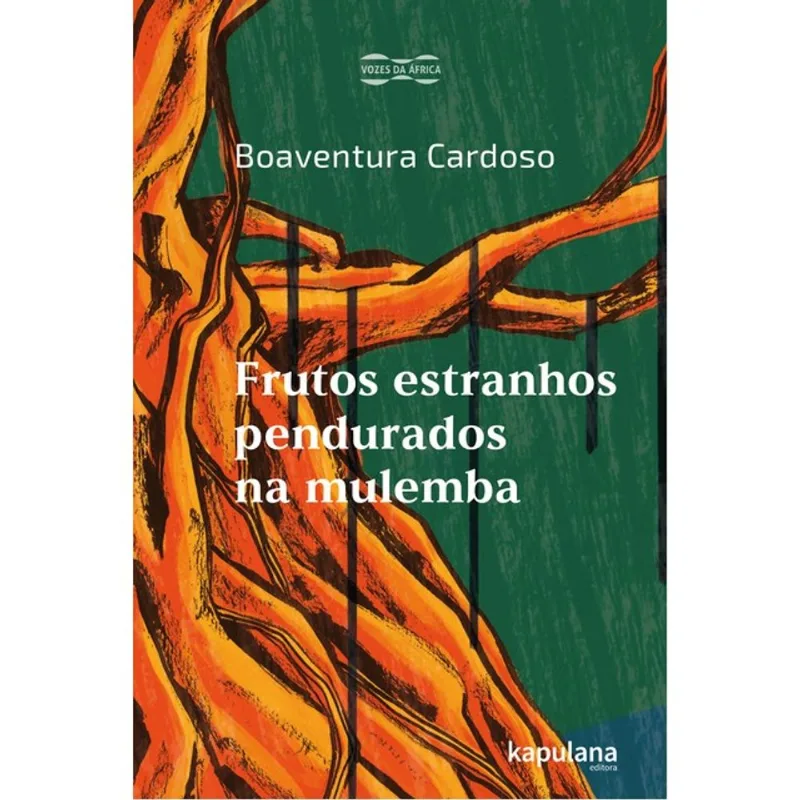 FRUTOS ESTRANHOS PENDURADOS NA MULEMBA
