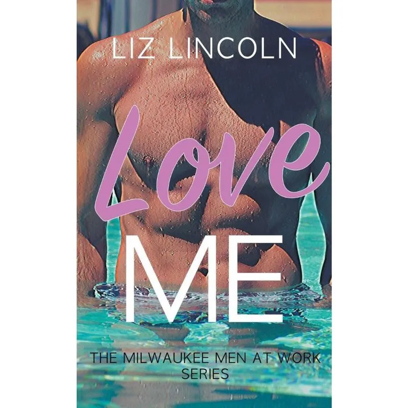 Livro Love Me