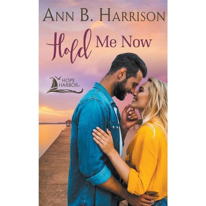 Livro Hold Me Now